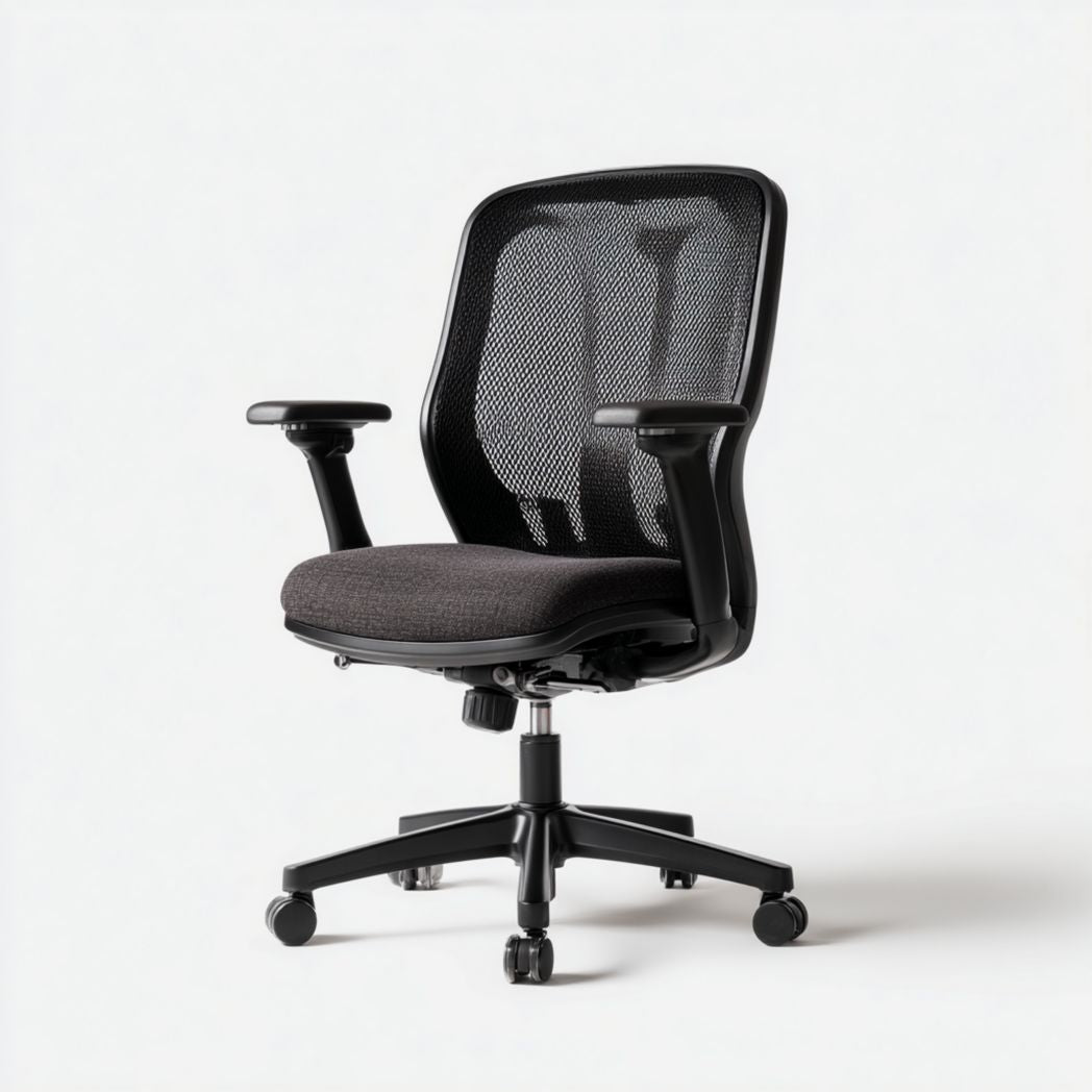 Poltrona da ufficio ergonomica con schienale in rete nera e seduta imbottita in tessuto grigio