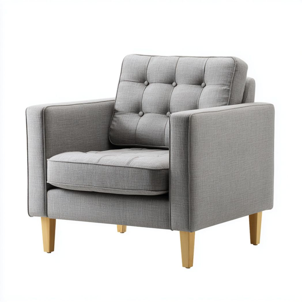 Poltrona singola in tessuto grigio chiaro con gambe in legno chiaro